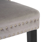 Chaise de salle à manger capitonnée à dossier haut avec clous décoratifs et anneaux de tirage