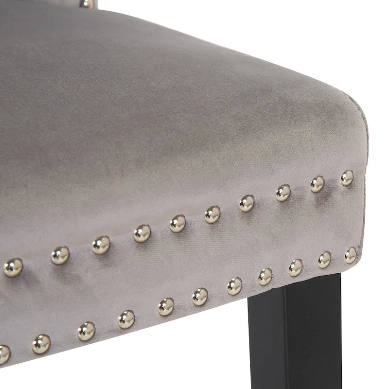 Chaise de salle à manger capitonnée à dossier haut avec clous décoratifs et anneaux de tirage
