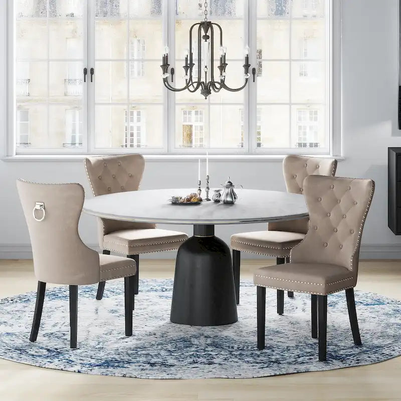 Chaise de salle à manger capitonnée à dossier haut avec clous décoratifs et anneaux de tirage