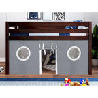 Lit simple contemporain surélevé avec échelle d'accès et tente