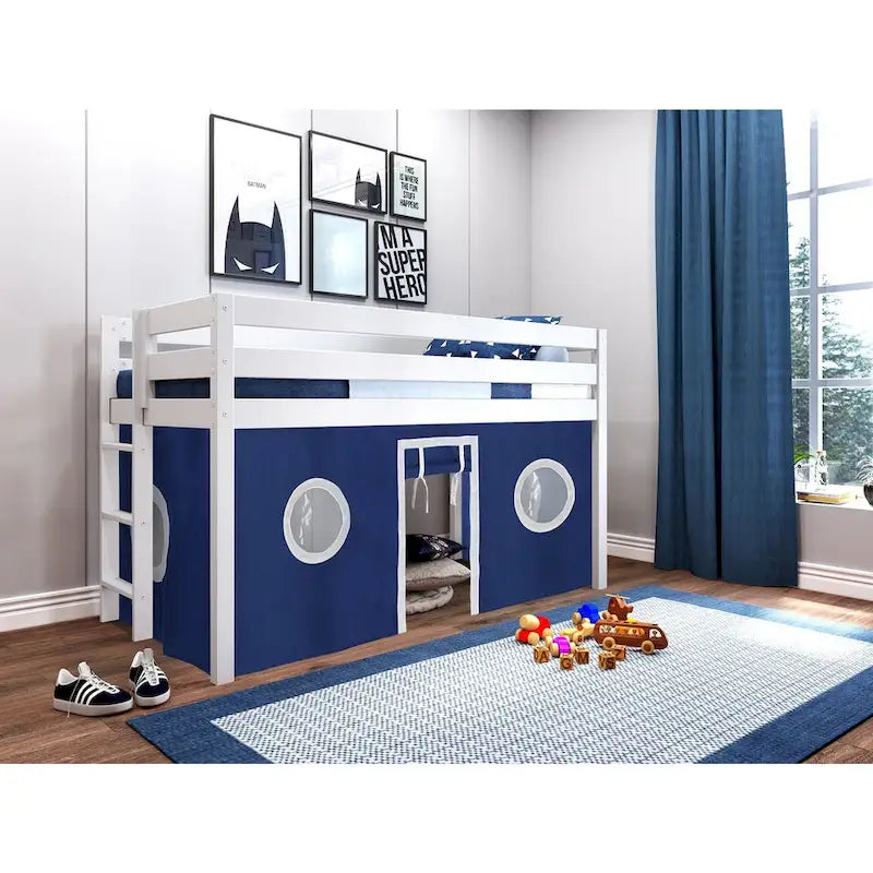 Lit simple contemporain surélevé avec échelle d'accès et tente