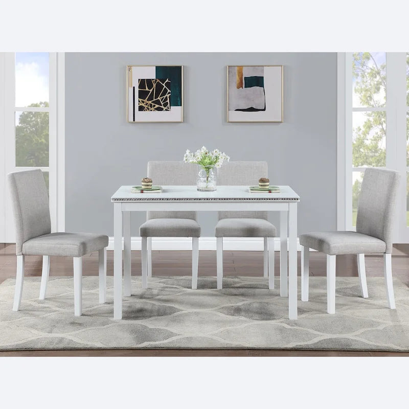 Table de salle à manger en bois avec plateau rectangulaire et 4 chaises rembourrées